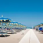 Hotel Sandra 3*