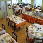 Sandra Hotel
