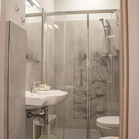 Hotel Sandra 3*