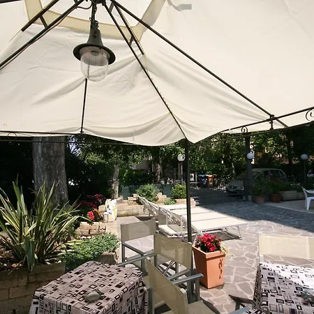 Hotel Sandra 3*