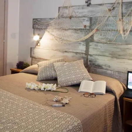 Sandra Hotel