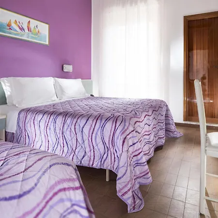 Hotel Sandra 3*