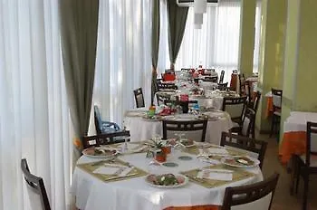 Sandra 3* רימיני