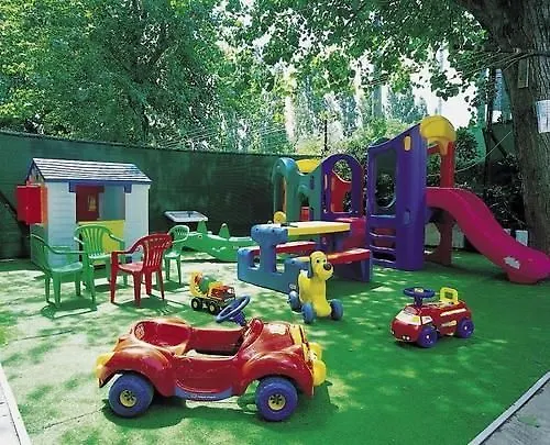 Sandra מלון רימיני