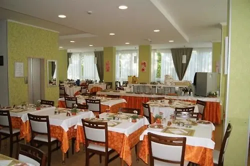 Sandra 3* רימיני