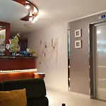 호텔 Sandra 3*