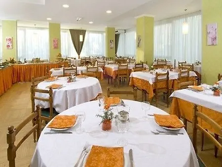 桑德拉酒店 酒店 3*