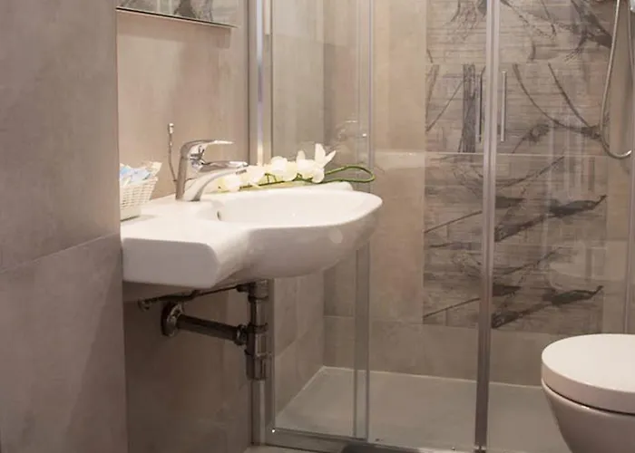 Sandra Hotel 3*