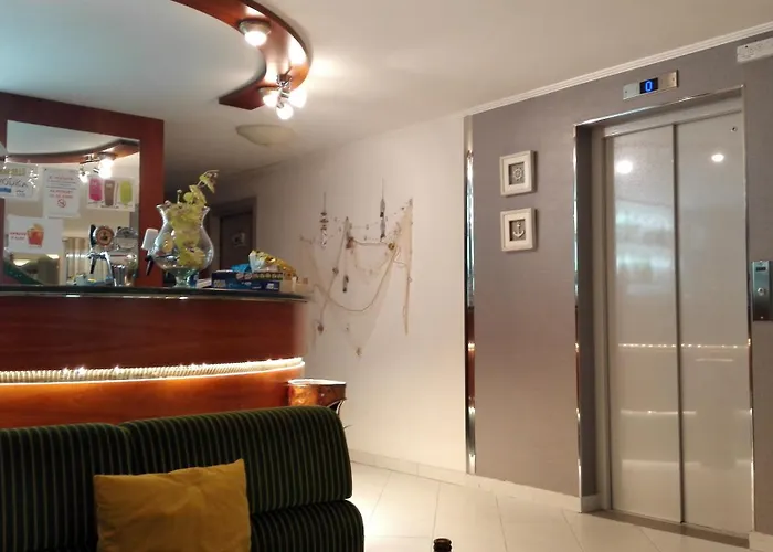 Hotel Sandra 3*