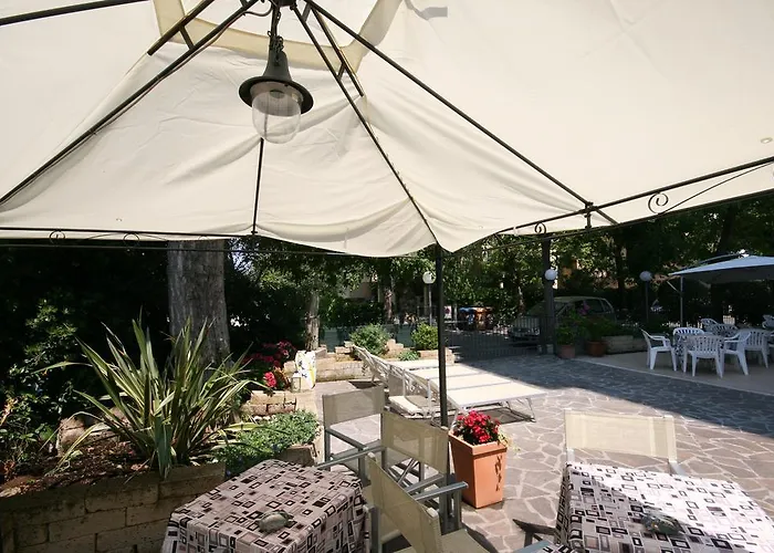 Hotel Sandra 3*